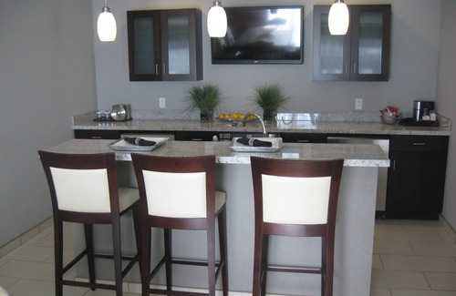 East Peoria Hotel | Holiday Inn Hotel & Suites East Peoria by IHG