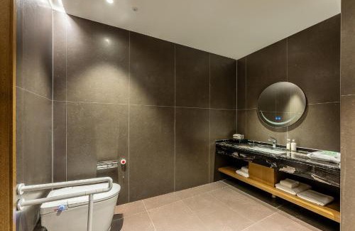 Chizhou Hotel | Holiday Inn Jiuhua Mountain Hot Spring by IHG
