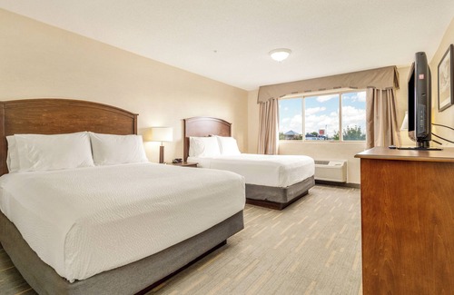 South Lethbridge Hotel | Holiday Inn Lethbridge by IHG