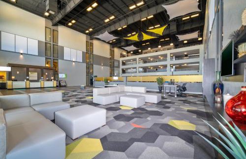 Morgantown Hotel | Holiday Inn Morgantown - Reading Area by IHG