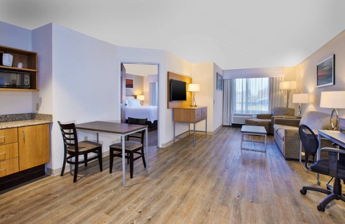 Morgantown Hotel | Holiday Inn Morgantown - University Area by IHG