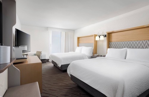Surfside Beach Resort | Holiday Inn Resort Oceanfront at Surfside Beach by IHG