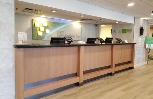 Parsippany Hotel | Holiday Inn & Suites Parsippany Fairfield by IHG