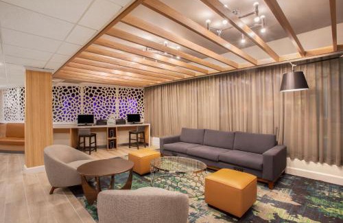 Parsippany Hotel | Holiday Inn & Suites Parsippany Fairfield by IHG