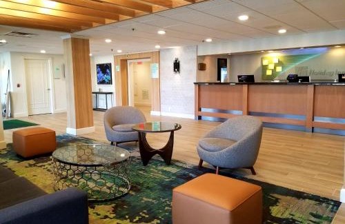 Parsippany Hotel | Holiday Inn & Suites Parsippany Fairfield by IHG