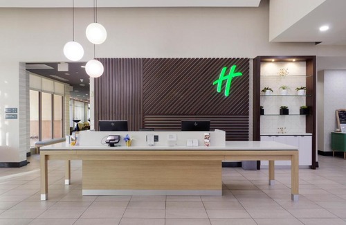 South Mountain Hotel | Holiday Inn & Suites Phoenix Airport by IHG