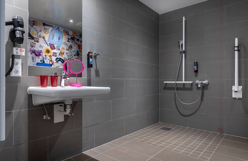 Oberesslingen Hotel | Holiday Inn - the niu, Timber Esslingen by IHG