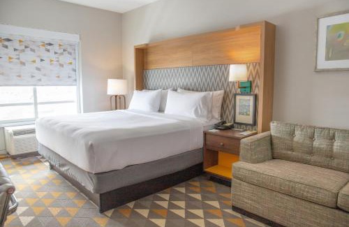 Maumee Hotel | Holiday Inn Toledo - Maumee I-80/90 by IHG
