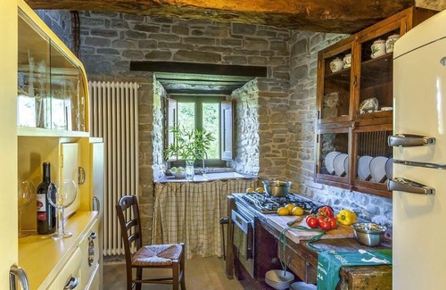 Mercatello sul Metauro House | Holiday house Mercatello sul Metauro for 1 - 6 persons with 4 bedrooms - Holiday home