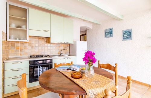 Capo Testa Apartment | Holiday Apartment 'Giorgio' near Beach with Sea View, Private Terrace & Wi-Fi