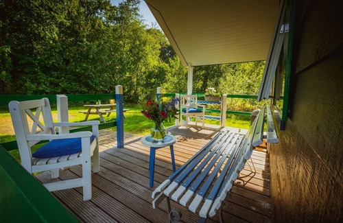 IJhorst Ski Chalet | Holiday Lodge in Staphorst with Pool Access