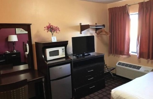 Pittsburg Hotel | Holiday Lodge