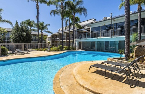 Mandurah Apartment | Holiday or short term let for family near to all amenities
