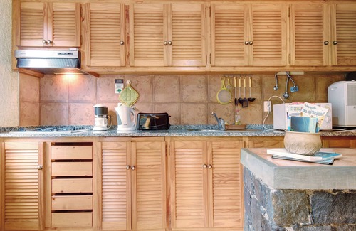 Machico House | Holiday Home "Casa Catarina" with Mountain View, Wi-Fi, Balcony & Terrace