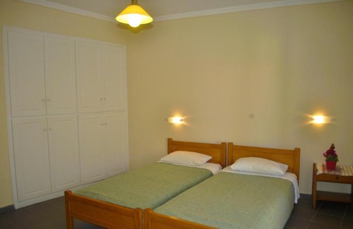 Agios Gordios Apartment | Holiday Studio Apartments Yannis on Agios Gordios beach in Corfu
