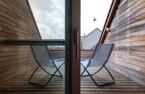 Ostend City Centre House | Holiday villa at 800m from the sea/beach, for 10 people