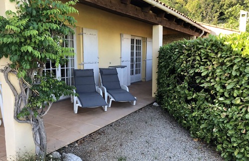 Gattieres House | Holiday villa with communal pool, large terrace and magnificent sea views