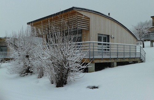 Menet Ski Chalet | HOLIDAY VILLAGE OF LAKE MENET/FACING THE LAKE OF 14 HECTARES