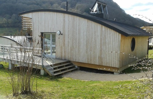 Menet Ski Chalet | HOLIDAY VILLAGE OF LAKE MENET/FACING THE LAKE OF 14 HECTARES