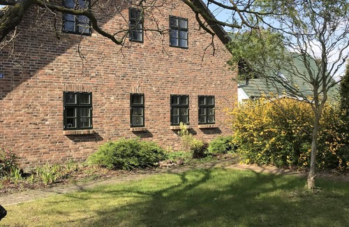 Karlshagen Apartment | Holidays in the Landhaus Karlshagen (a flat, garden and terrace for single use)