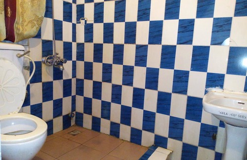 Oshodi-Isolo House | Holla-Jobi Guest House