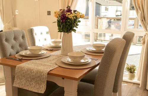 Ryther Cabin | Hollicarrs - Cherry Blossom Lodge