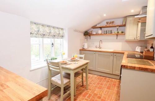 Sea Palling Cottage | HOLLY COTTAGE, pet friendly, character holiday cottage in Sea Palling