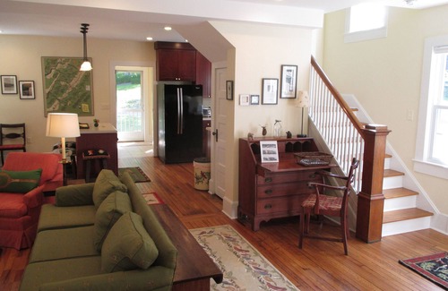 Warm Springs House | Holly House near Beautiful Trails and River Access