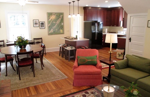 Warm Springs House | Holly House near Beautiful Trails and River Access
