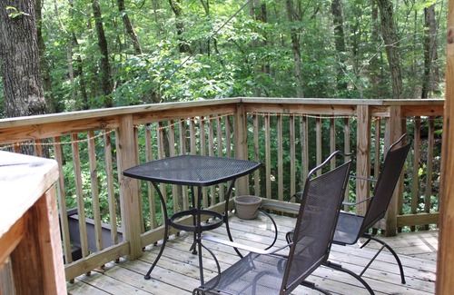 Hico Cabin | Holly Rock: Cozy Escape in the Treetops w/Hot Tub!