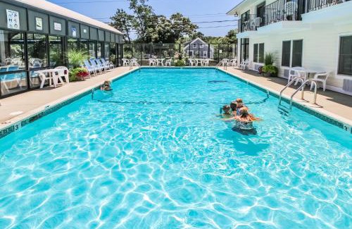 West Yarmouth Hotel | Holly Tree Resort