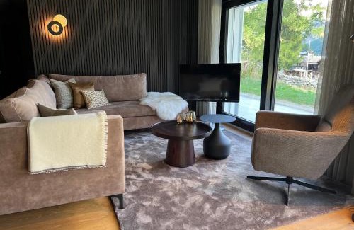 Saas-Fee Apartment | Hollywood 1 - A luxury, comfortable and spacious apartment located directly on the slopes!