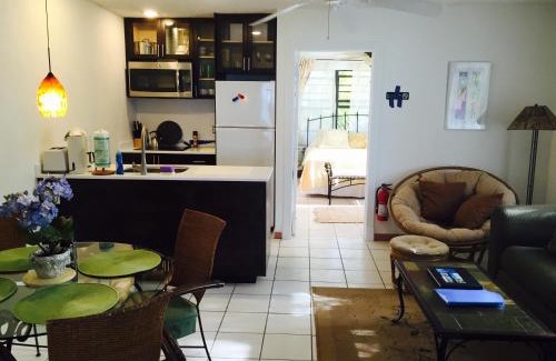 Whitby Hotel | Hollywood Beach Suites Turks and Caicos
