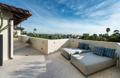 Carthay Circle House | Hollywood VIP Getaway with Pool, Hot Tub, and Moren