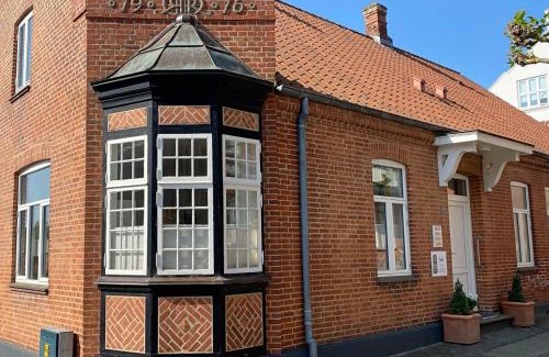 Odder Bed & Breakfast | Holsteinshus B&B