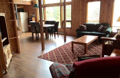 Okanagan-Similkameen Cabin | Holy Smoke Ski-in/out 5 Bed Rm 9 Beds w HOT TUB Cabin at Apex