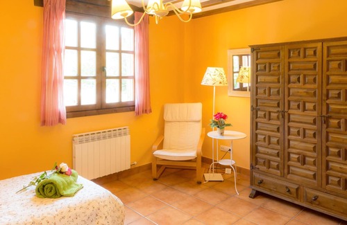 Fresneda de la Tiron House | Homerez - Nice house for 4 ppl. with terrace at Fresneda de la Sierra Tirón