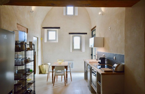 Grignan House | HOMAN house on the castle ramparts with romantic garden/terrace