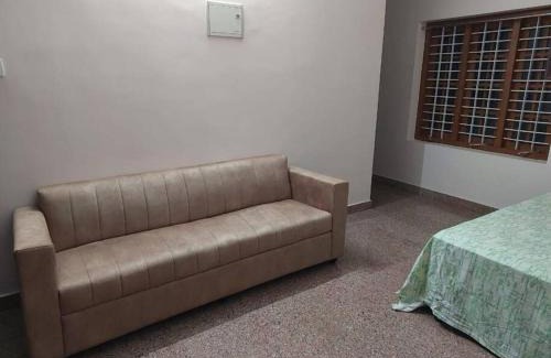 Guruvayur House | Home at Guruvayur 2 AC Room,1 single bed,Kitchen
