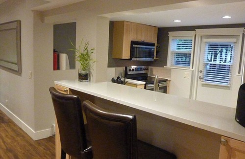 Grand Boulevard House | Home away from home! Bright, spacious Grand Boulevard 2 bedroom suite.