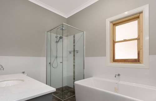 West Tamworth House | Home Away From Home!
