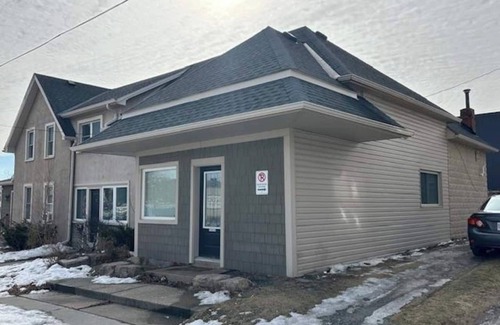 Downtown Niagara Falls House | Home Away From Home 2BD by TIG Management
