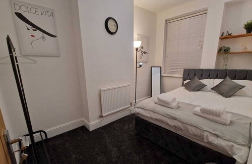 Plasnewydd House | Home Away From Home Close to Cardiff City Centre