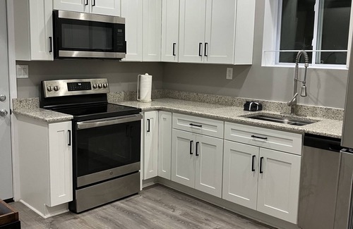 Chicago House | Home away from home. Family-oriented neighborhood.