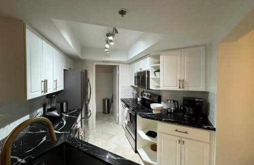 Camelback East Apartment | Home Away from Home in the Heart of Phoenix - Extended Stay Relocation Insurance