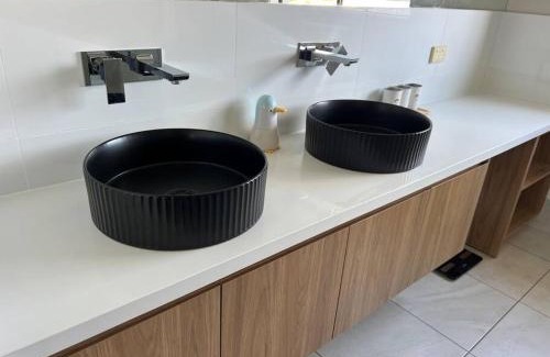 Rochedale Villa | Home away From Home & Resort Facility&Pet Friendly