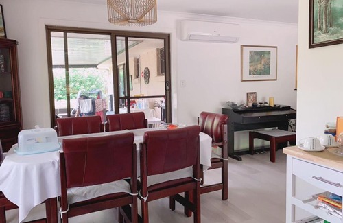 Ashmore House | Home Away From Home-(Room1)