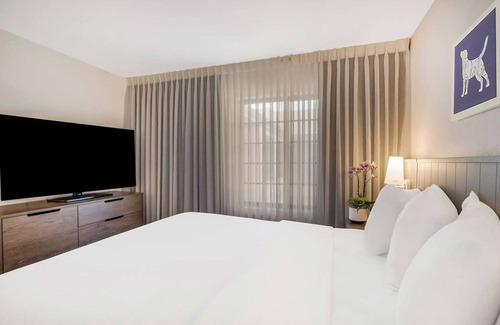Lone Tree Hotel | Home Away From Home - Spacious Suite with Living Space | Outdoor Pool