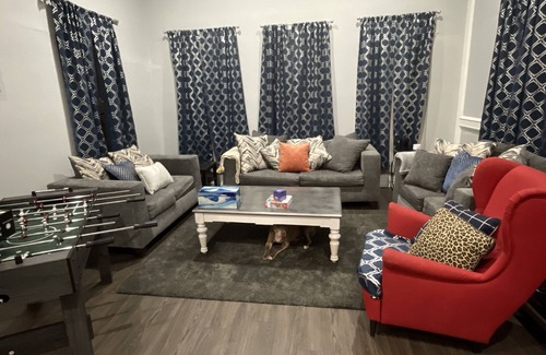 Briarforest House | Home away from home.spacious but cozy for the whole family. King size beds