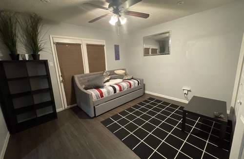 Briarforest House | Home away from home.spacious but cozy for the whole family. King size beds